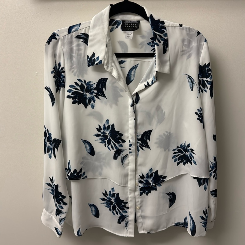 Simply Styled Shirt Size L Color White Blue